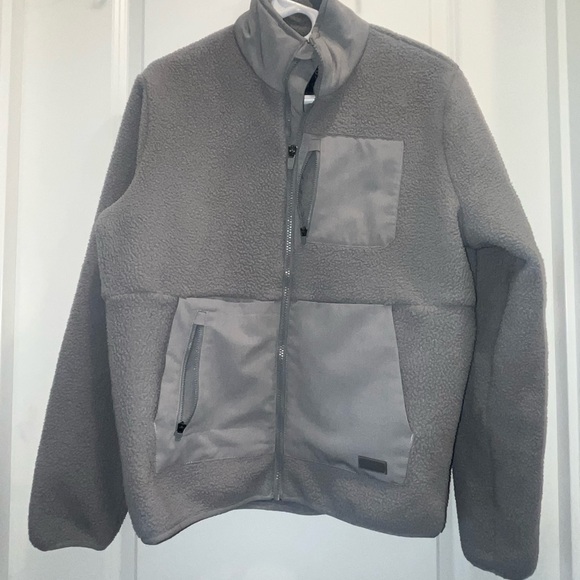 FIGS On-Shift Sherpa grey fleece Jacket
